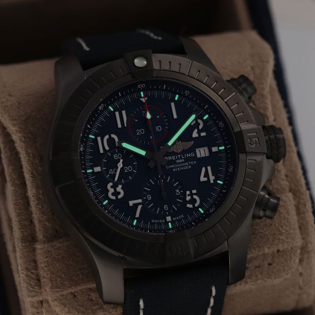 Breitling Super Avenger V13375 Image 6